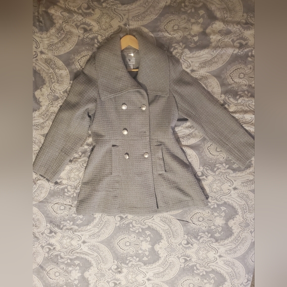 Worthington Size Medium Gray and Sliver Peacoat Missing a button - Picture 2 of 6